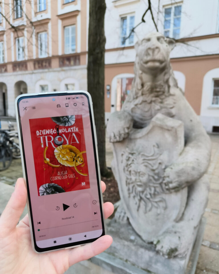 Dziewięć kołatek Troya